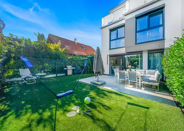 Modern Luxury Villa, 5 Bedrooms, Outdoor Grill Wenen