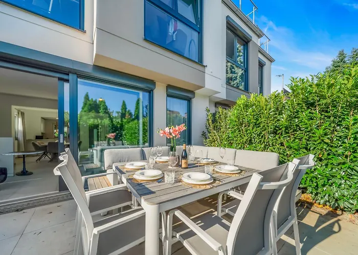 Modern Luxury Villa, 5 Bedrooms, Outdoor Grill Villa