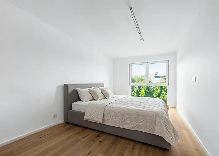 Villa Modern Luxury Villa, 5 Bedrooms, Outdoor Grill Wenen