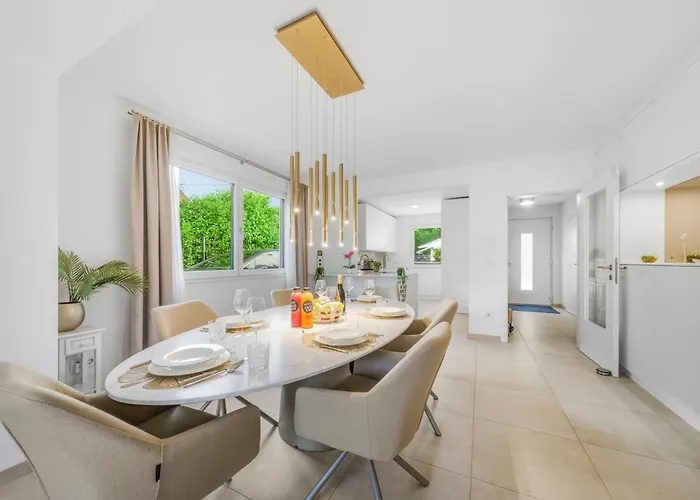 Modern Luxury Villa, 5 Bedrooms, Outdoor Grill