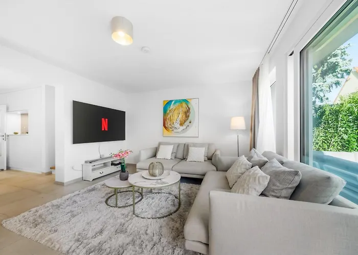 Modern Luxury Villa, 5 Bedrooms, Outdoor Grill * Wenen