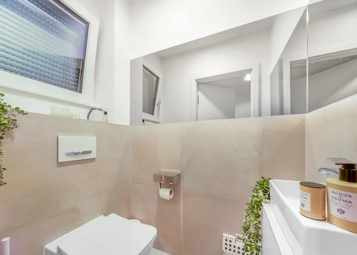Modern Luxury Villa, 5 Bedrooms, Outdoor Grill Villa Wenen