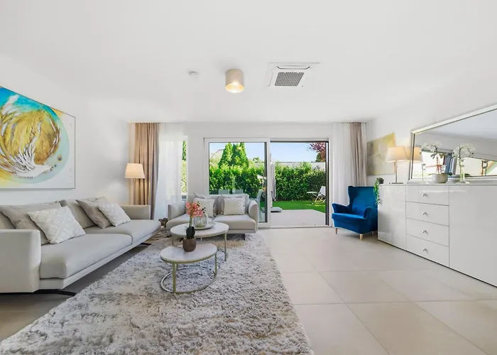 Modern Luxury Villa, 5 Bedrooms, Outdoor Grill Wenen