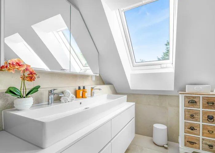 Modern Luxury Villa, 5 Bedrooms, Outdoor Grill Wenen