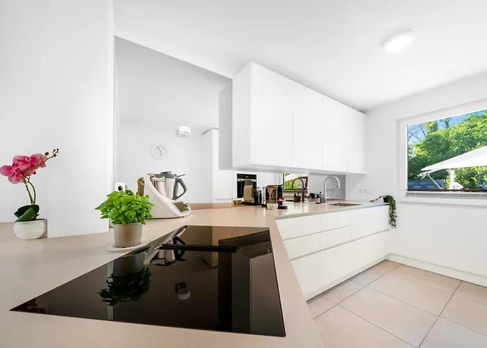 Villa Modern Luxury Villa, 5 Bedrooms, Outdoor Grill Wenen
